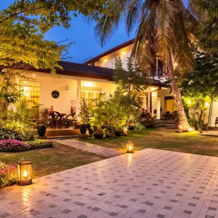 White Villa Airport Transit Hotel