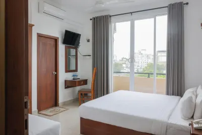 The Den 23 Hotels in Borella