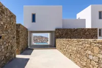 Muro Suites - Condos