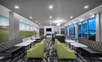 La Quinta Inn & Suites by Wyndham West Memphis