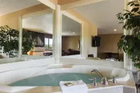 Super 8 by Wyndham Taylor/Detroit Area Hotels in Southgate