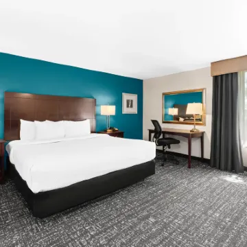 La Quinta Inn & Suites by Wyndham Portland NW Hotels near Swan Island