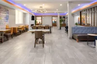 La Quinta Inn & Suites by Wyndham Williston/Burlington Hotels in Essex
