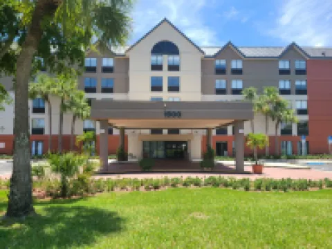 Holiday Inn Express & Suites FT LAUDERDALE N - EXEC AIRPORT by IHG Hotels near Fort Lauderdale Executive Airport