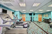 Fairfield Inn & Suites Milwaukee Airport Отели в г. Ок Крик