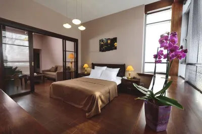 Zolotoi Pavlin Hotels near Oxygen Park Resort suburbs Drakino