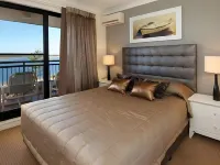 Windsurfer Resort Hotels in Biggera Waters