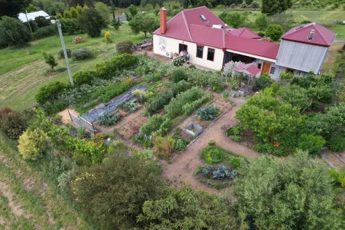 Cherry Top Farmstay - Boutique Eco Village Hotels in Lilydale