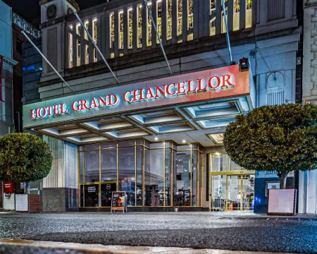 Hotel Grand Chancellor Adelaide Отели рядом с достопримечательностью «Элдер Парк Ротунда»