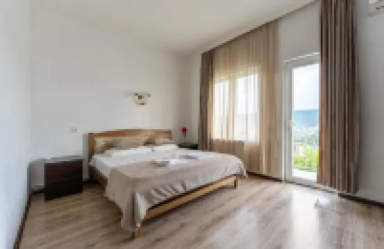 アップステアズ ホテル トビリシ