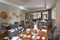 Tredenham Boutique Hotel - parking