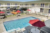 Motel 6 Tacoma, WA - South - Pools