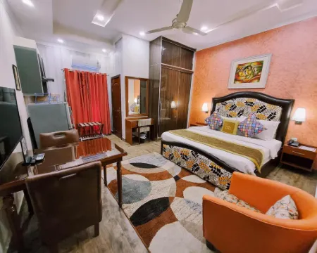 Hayyat Luxury Hotel ラホールのホテル