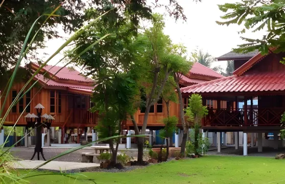 華富里府小村莊民宿