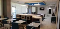 La Quinta Inn & Suites by Wyndham Indianapolis Downtown - servizio colazione