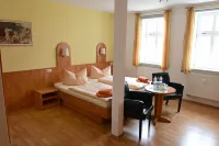 Goldene Henne GmbH - Parkplatz