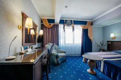 Dolphin Hotel Hotels near Lazarevskaya Railway Station