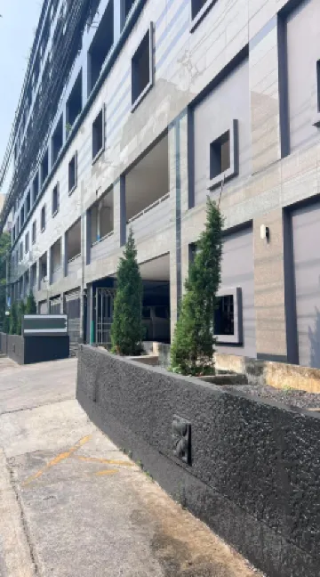 We Hotel Отели рядом с достопримечательностью «Банг Капи Торговый центр»