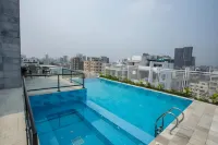 Golden Tulip The Grandmark-Dhaka - Pools