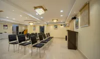 Treebo Taj Square, 10 Mins from Airport