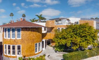 Cardiff by the Sea Lodge