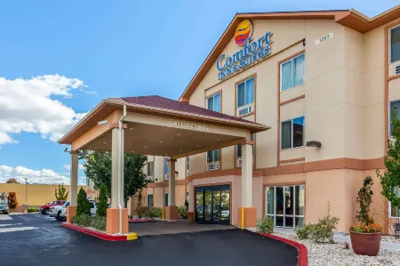 Comfort Inn & Suites Airport Convention Center