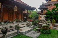 Sekar Waru Homestay โรงแรมใกล้หาด Mertasari Beach