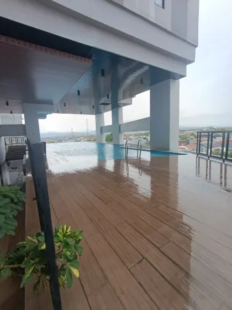 Apartemen Alton by Nara Отели в г. Tembalang