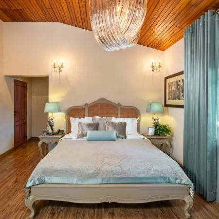 Clove Villa