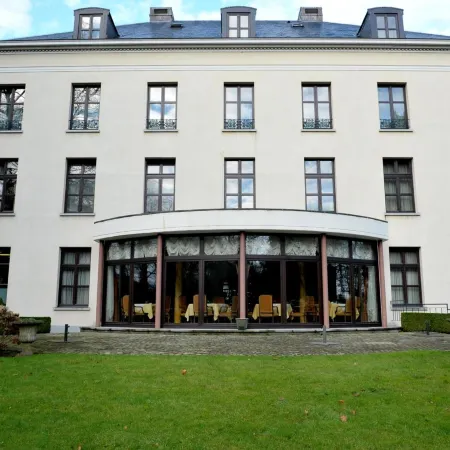 Hotel Kasteel Solhof Отели рядом с достопримечательностью «Стадион RC Mechelen»