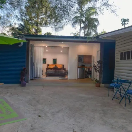 Renovated 2-Bed Cottage - Sleeps 4 - Free Parking
