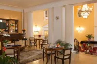Logis Hotel Royal Saint-Mart - parking