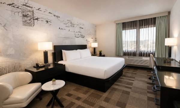 Silver Sevens Hotel & Casino