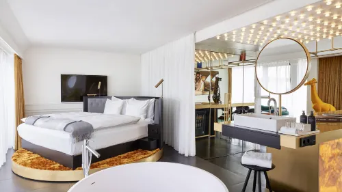 Roomers Munich, Autograph Collection - 5-Star