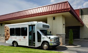 DoubleTree by Hilton Detroit - Dearborn