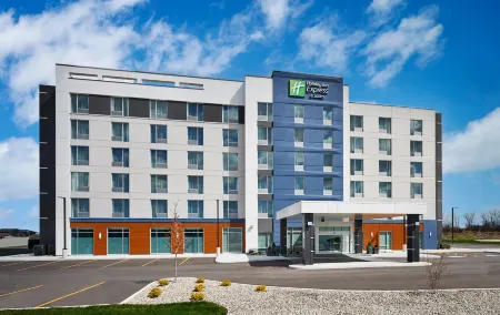 Holiday Inn Express & Suites Windsor East – Lakeshore