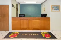 Super 8 by Wyndham Pontoon Beach IL/St. Louis MO Area Hotels in Pontoon Beach