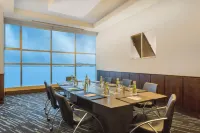 Wyndham Guayaquil Puerto Santa Ana - parcheggio