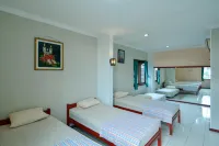 EC Pondokan Hotels in Gondomanan