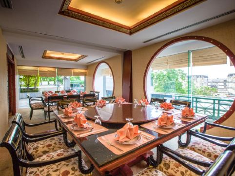 โรงแรม เดอะทวิน โลตัส