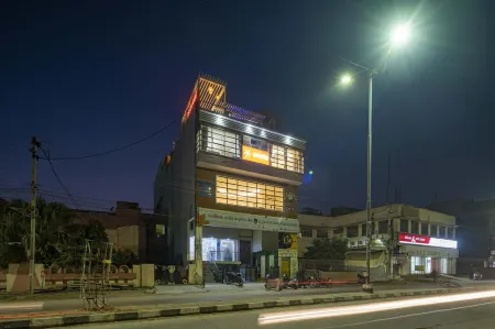 Zostel Bundi Отели рядом с достопримечательностью «Taragarh Fort»