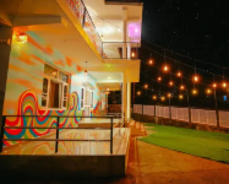 The Bunksters Bir Hotel a 