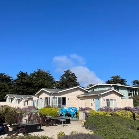 Cambria Landing Inn and Suites