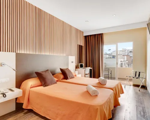 Abelux Các khách sạn gần Quảng trường Placa Major