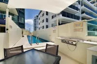 Malibu Apartments - View biển