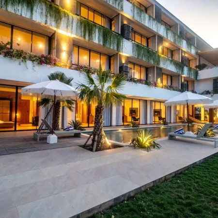 Octa Canggu Villa and Condotel