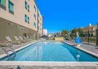La Quinta Inn & Suites by Wyndham DFW West-Glade-Parks