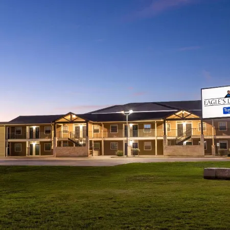Eagle's Den Suites Kenedy a Travelodge by Wyndham