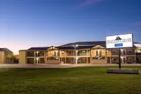 Eagle's Den Suites Kenedy a Travelodge by Wyndham - 2 étoiles