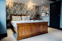 The Corner House Canterbury Hotels in Ickham and Well